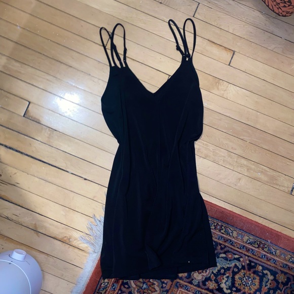 SOLD | Loose thin strap, 90s little black dress - Picture 2 of 4